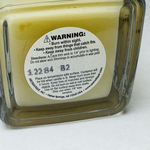 Aromatique Vanilla Scented Candle 9 oz in Glass Decorative Cube with Gift Box - Picture 6 of 8